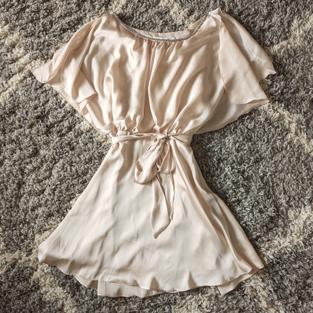 Forever 21 Belted Dress Size M